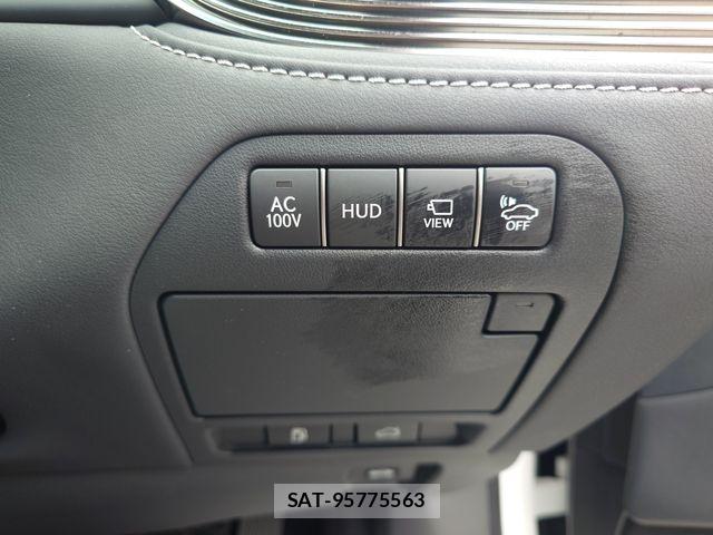Lexus LS 2018-01 7392678-19