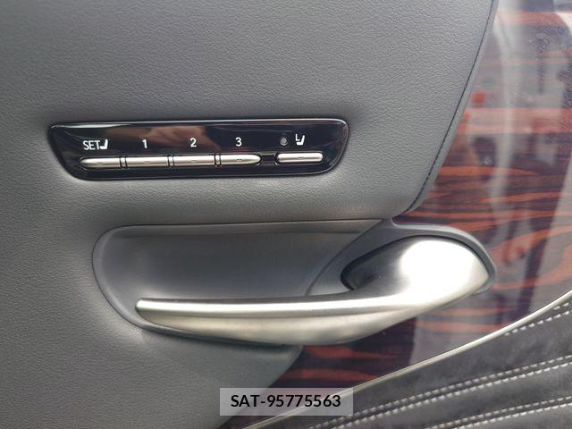 Lexus LS 2018-01 7392678-20