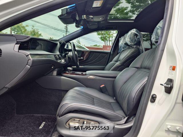Lexus LS 2018-01 7392678-21