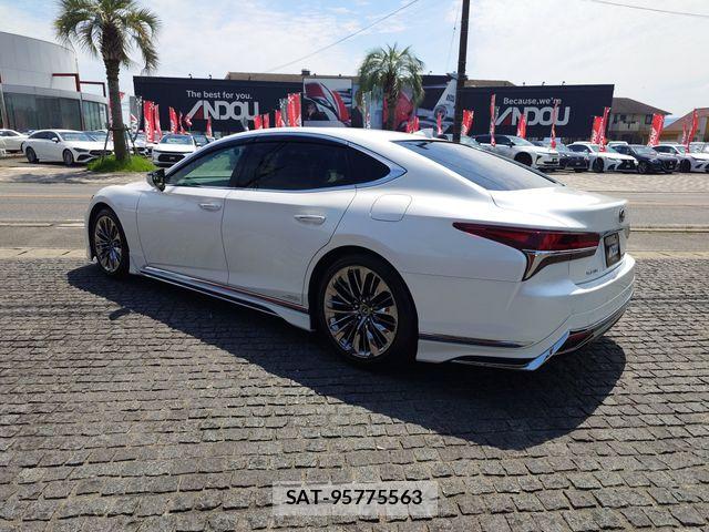 Lexus LS 2018-01 7392678-3