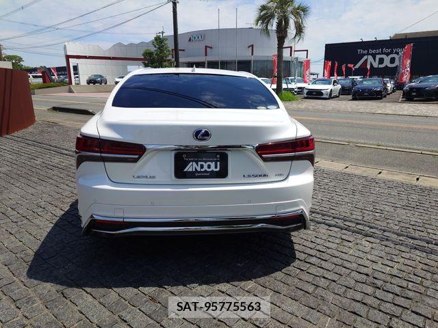 Lexus LS 2018-01 7392678-6