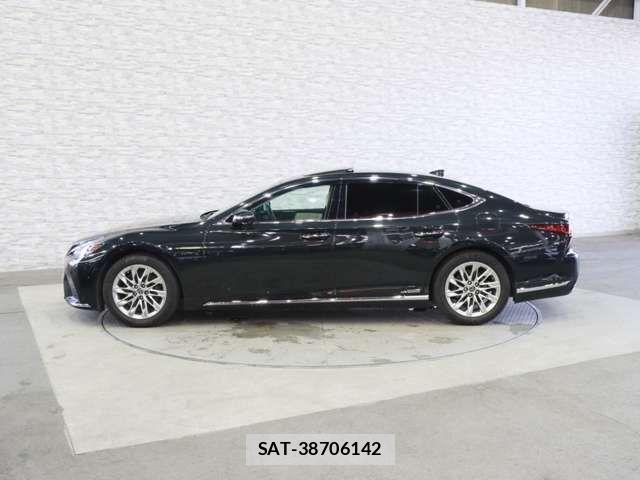Lexus LS 2021-03 7455414-11