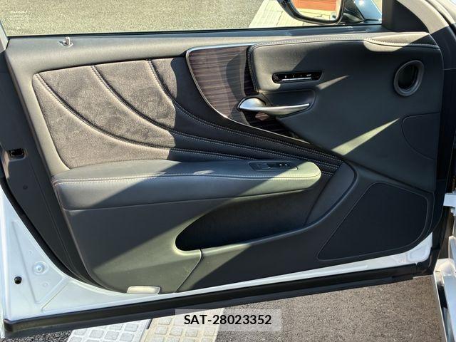 Lexus LS 2017-11 7455415-23