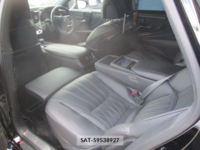 Lexus LS 2023-06 7617667-12