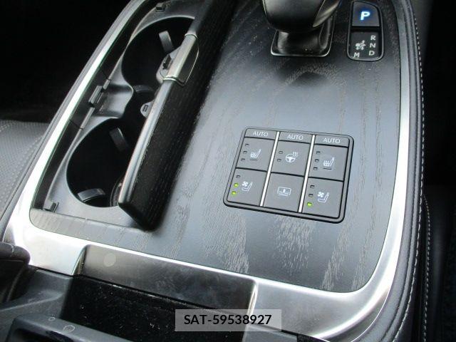 Lexus LS 2023-06 7617667-21