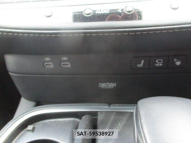 Lexus LS 2023-06 7617667-23