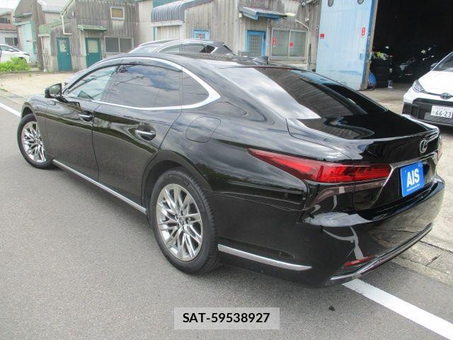 Lexus LS 2023-06 7617667-2