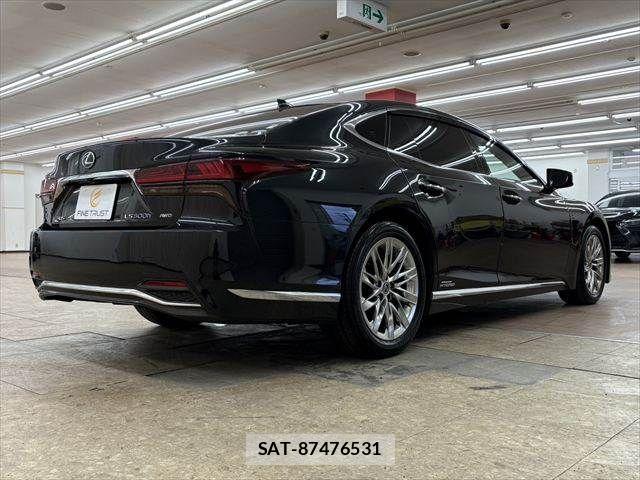 Lexus LS 2021-04 7617669-16