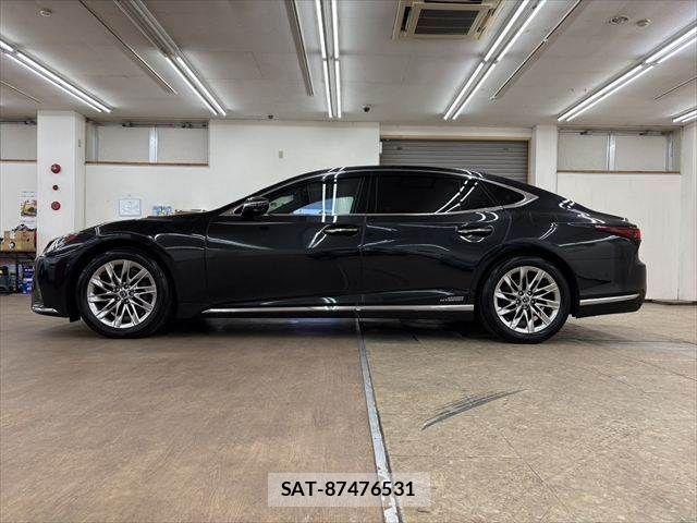 Lexus LS 2021-04 7617669-18