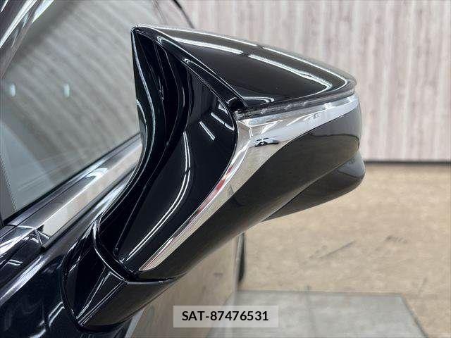 Lexus LS 2021-04 7617669-21