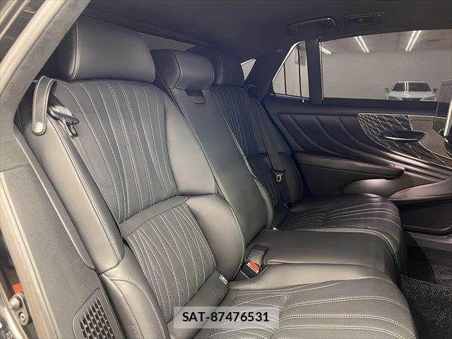Lexus LS 2021-04 7617669-7