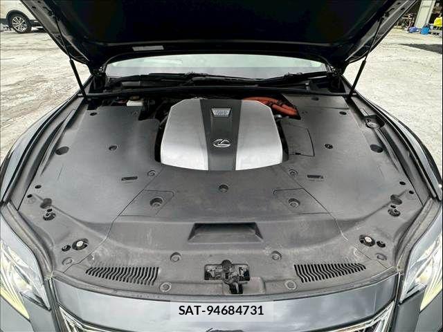 Lexus LS 2020-11 7725087-11
