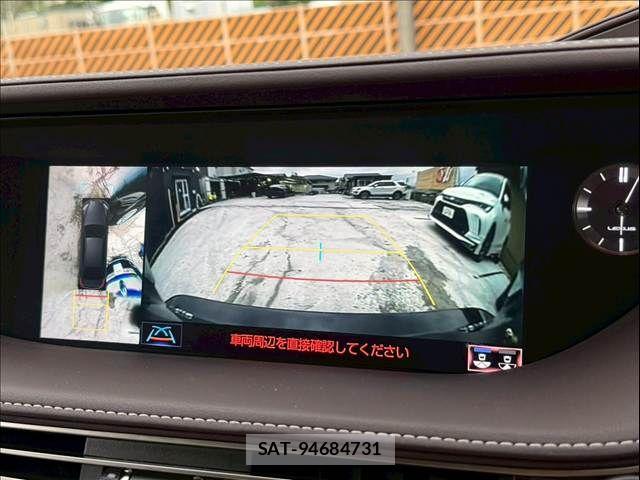 Lexus LS 2020-11 7725087-28