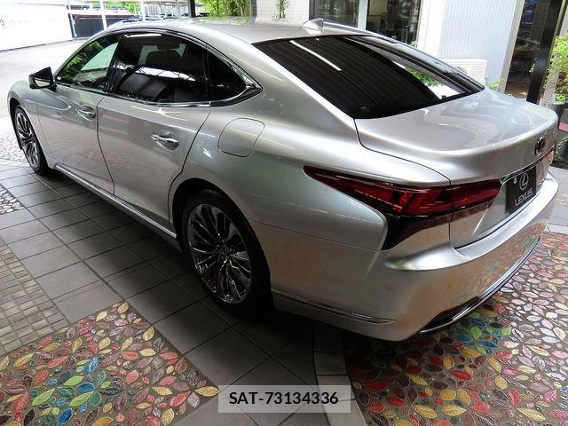 Lexus LS 2023-03 7786514-11
