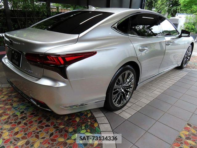 Lexus LS 2023-03 7786514-13