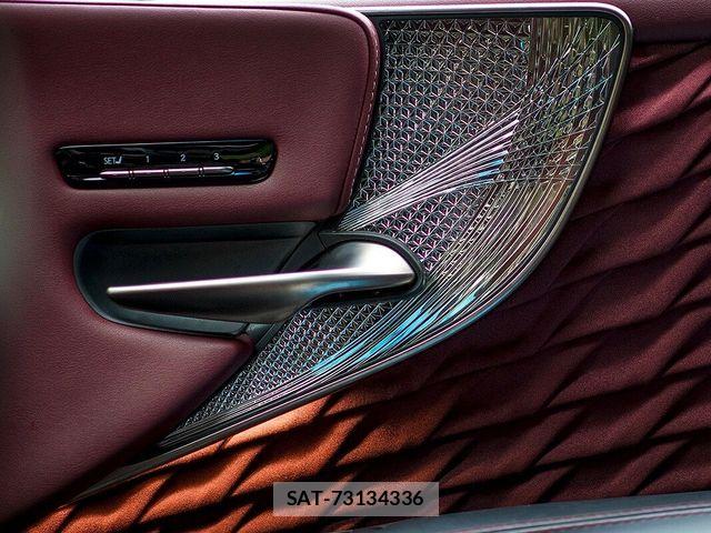 Lexus LS 2023-03 7786514-15