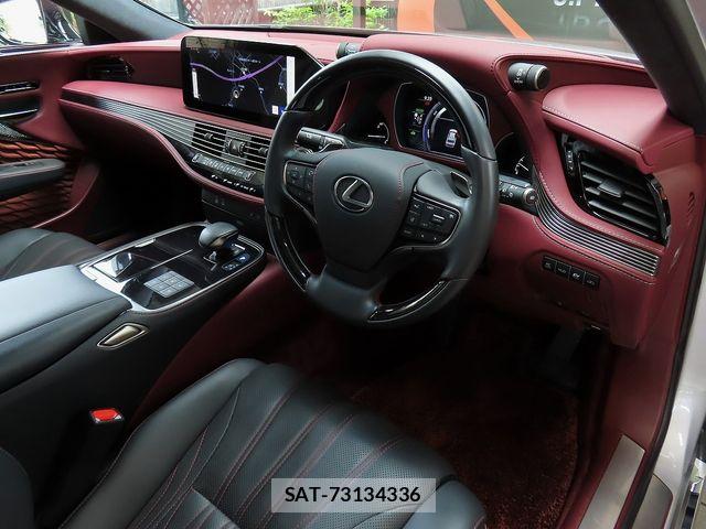 Lexus LS 2023-03 7786514-16