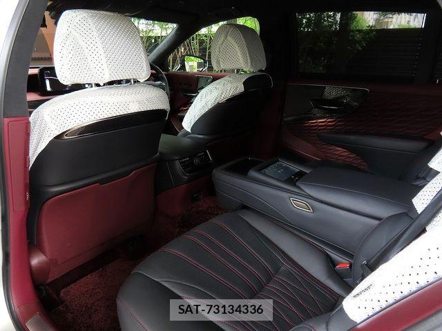 Lexus LS 2023-03 7786514-21