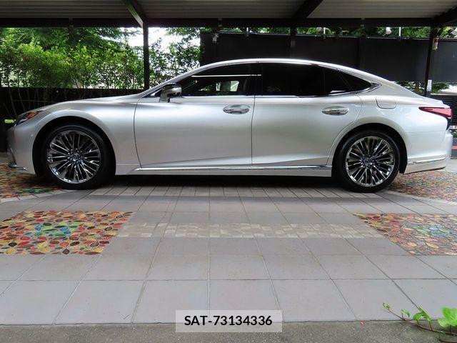Lexus LS 2023-03 7786514-3
