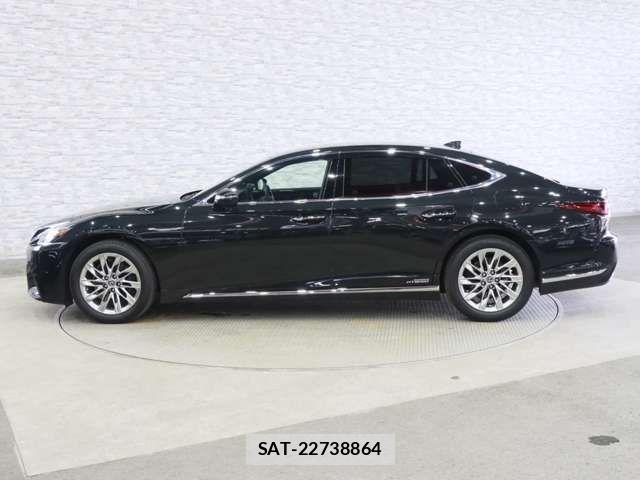 Lexus LS 2017-12 8036442-11