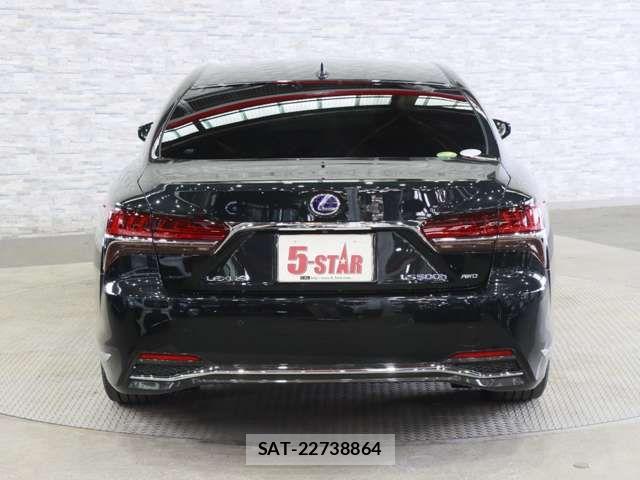Lexus LS 2017-12 8036442-13