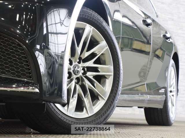 Lexus LS 2017-12 8036442-19