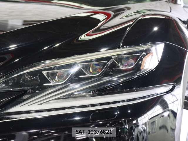 Lexus LS 2018-03 8036443-6