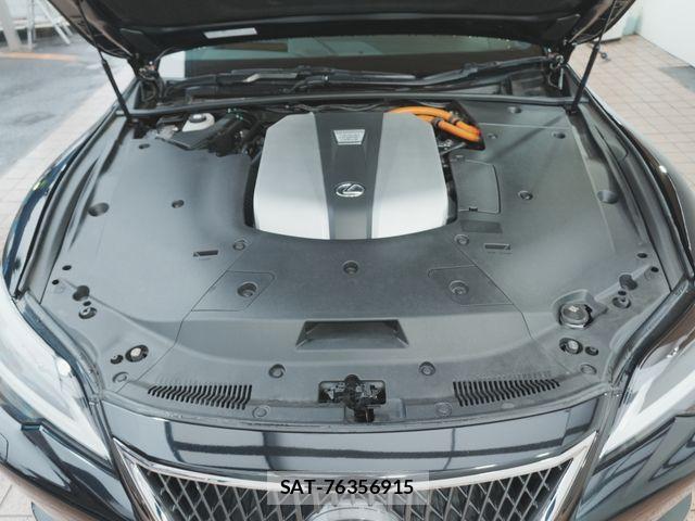 Lexus LS 2021-05 8100145-13