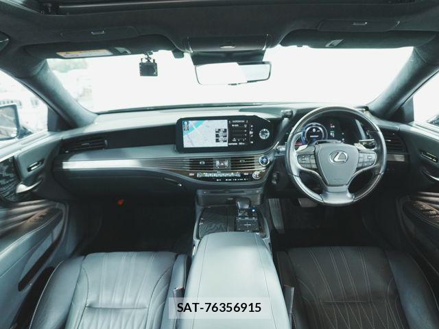 Lexus LS 2021-05 8100145-1