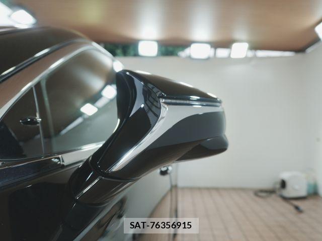Lexus LS 2021-05 8100145-23