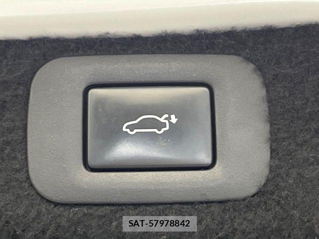 Lexus LS 2017-11 8131011-10
