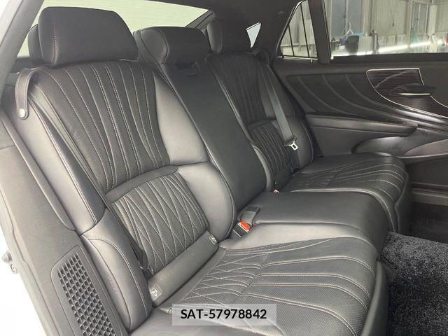 Lexus LS 2017-11 8131011-13