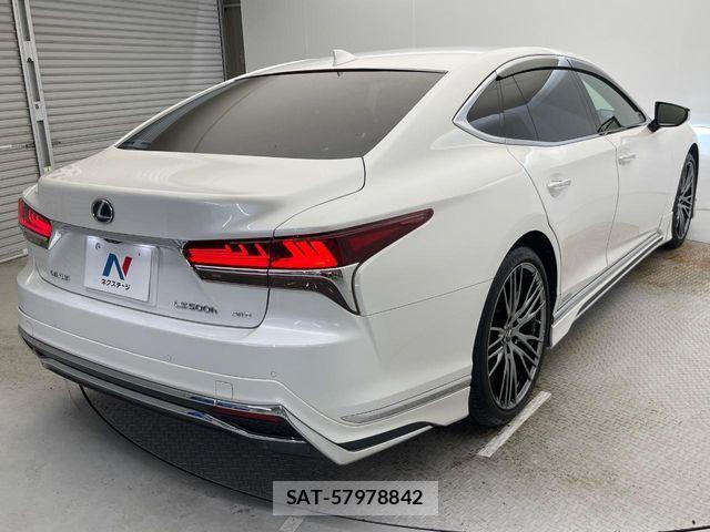 Lexus LS 2017-11 8131011-17