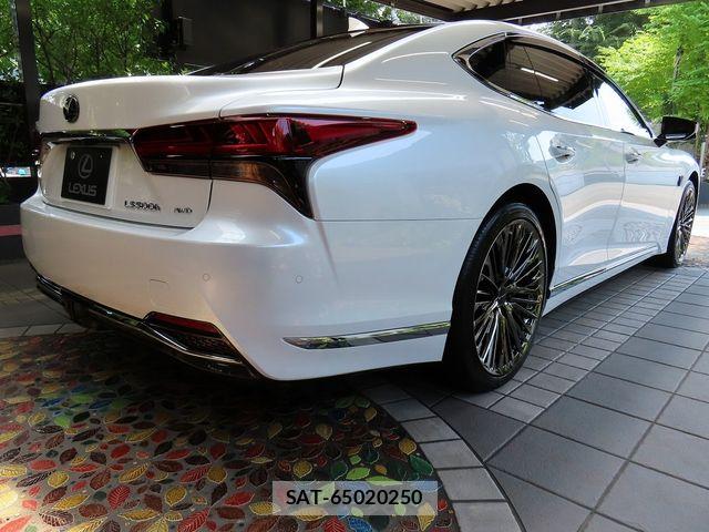 Lexus LS 2023-03 8158702-12