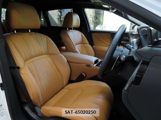 Lexus LS 2023-03 8158702-15