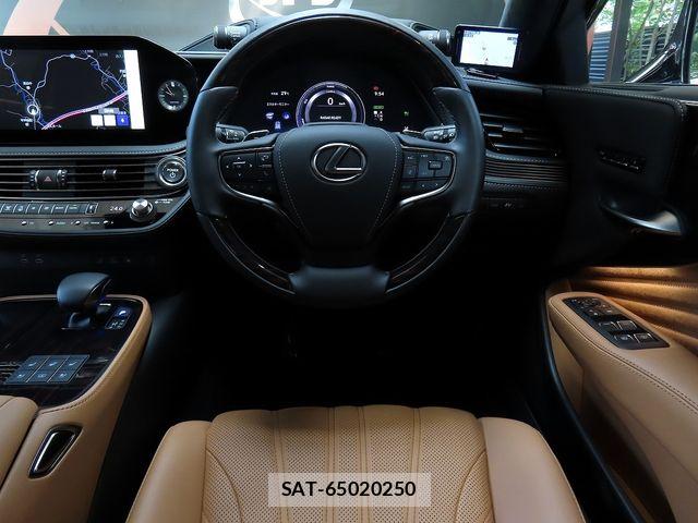 Lexus LS 2023-03 8158702-16