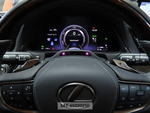 Lexus LS 2023-03 8158702-17
