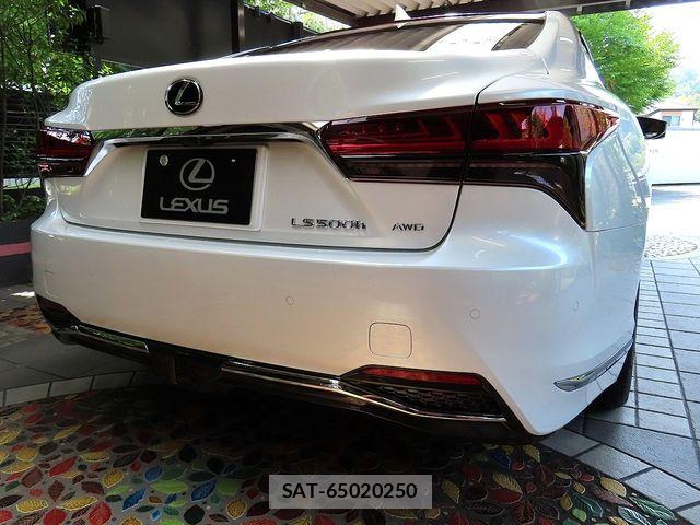 Lexus LS 2023-03 8158702-1