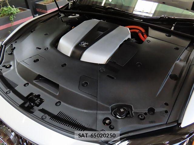 Lexus LS 2023-03 8158702-26