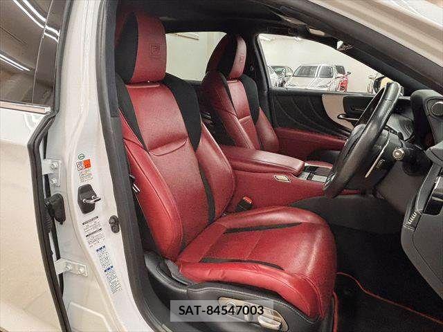Lexus LS 2017-10 8208388-7