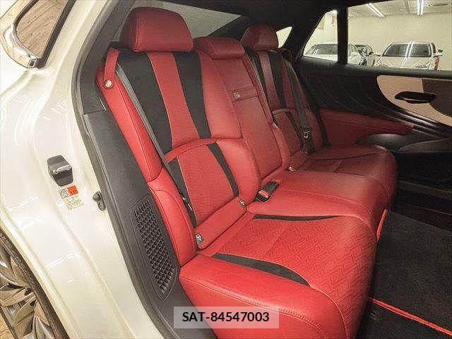 Lexus LS 2017-10 8208388-8