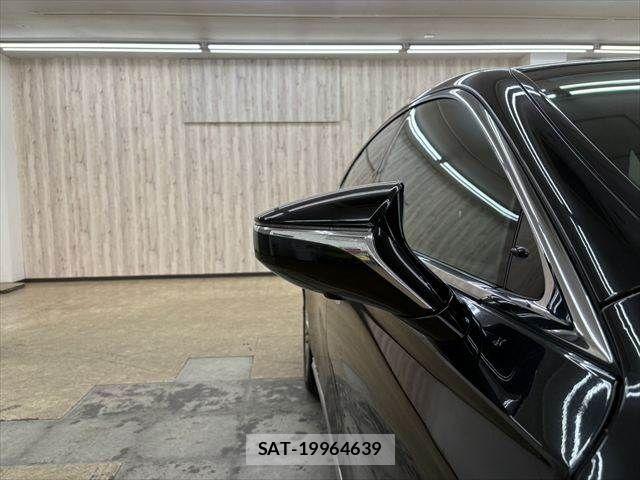 Lexus LS 2018-03 8208389-22