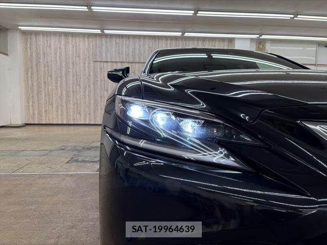 Lexus LS 2018-03 8208389-26