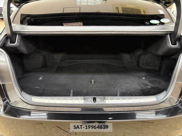 Lexus LS 2018-03 8208389-8