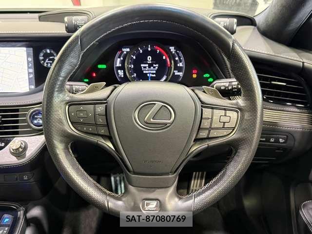 Lexus LS 2018-01 8245726-8
