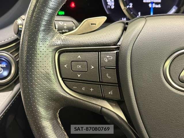 Lexus LS 2018-01 8245726-11