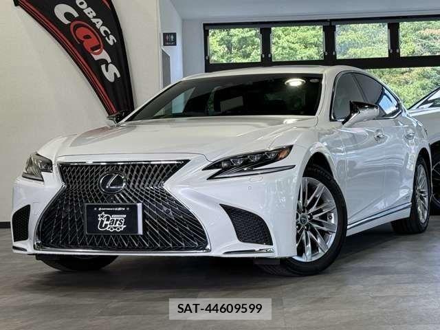 Lexus LS 2018-01 8245727-0