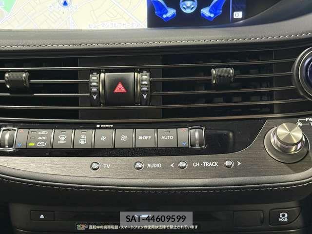Lexus LS 2018-01 8245727-13