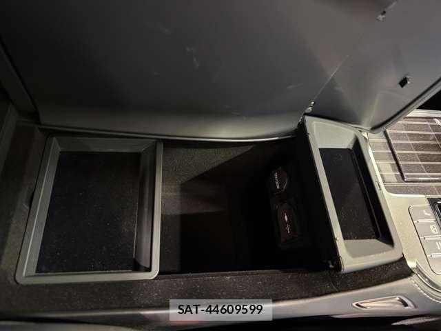 Lexus LS 2018-01 8245727-16