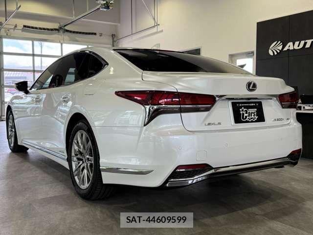 Lexus LS 2018-01 8245727-2